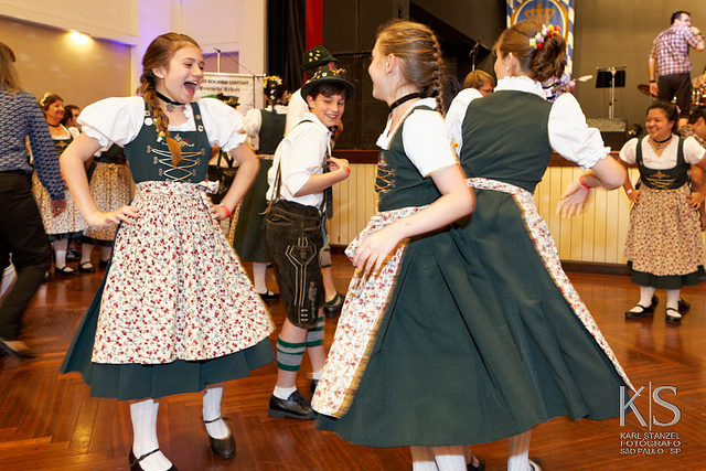 Image of girls dancing at Oktoberfest.