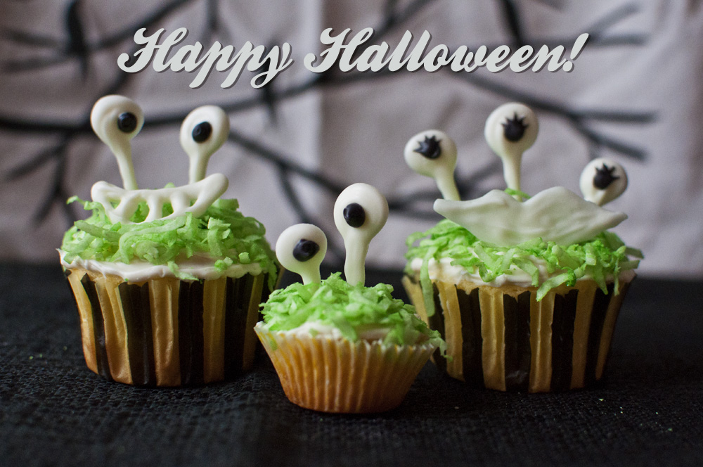 Googly-Eyed Monster Cupcakes - Happy Halloween!