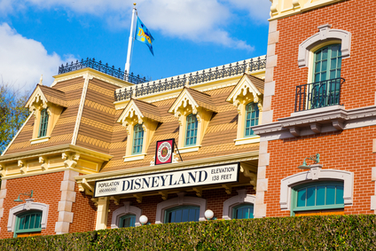 picture of the diseyland railroad station