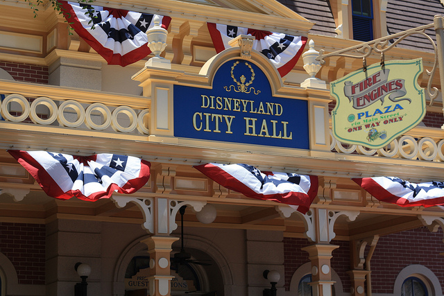 Image of city hall at Disneyland.