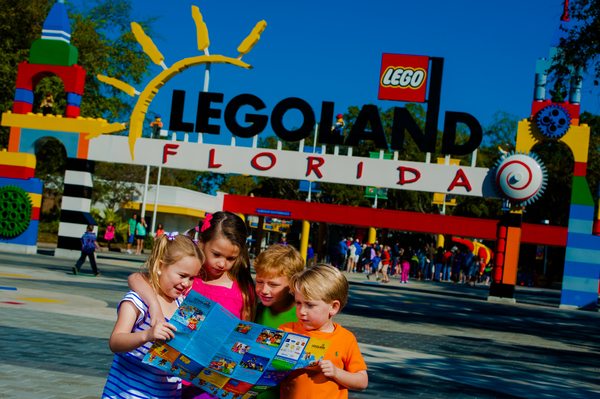 picture of Legoland Florida theme park entrance