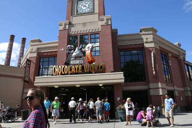 Image of entrance to Hershey Chocolate World in Hershey PA