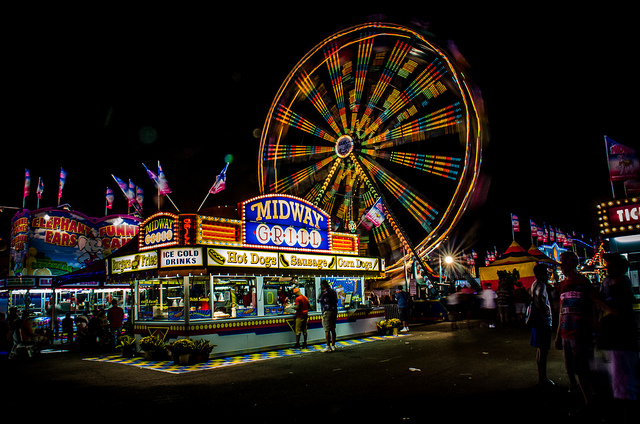 Image of ferris wheel at a local state fair.
