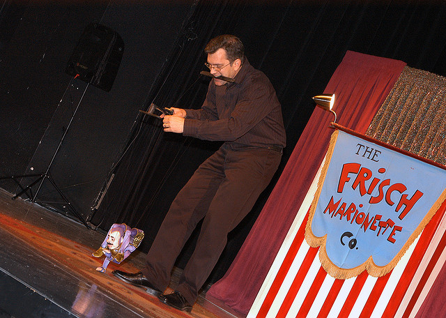 Image of Frisch Marionette performance.