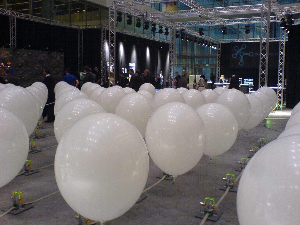 whiteballoons