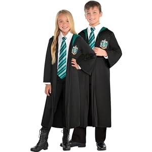 Models in Slytherin robes
